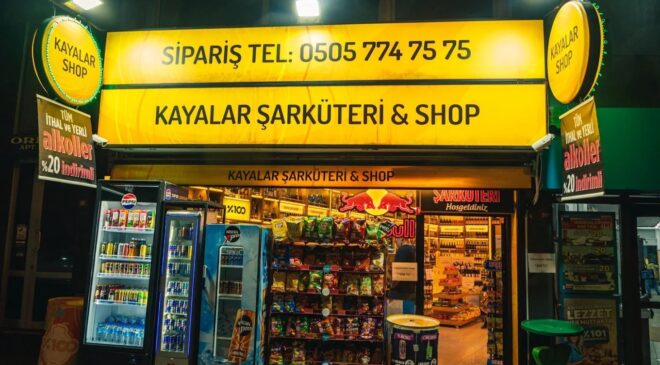 Kadıköy’de Güvenilir Alışverişin Adresi: Kayalar Tekel, Geniş Ürün Yelpazesi ve Hızlı Hizmetiyle Dikkat Çekiyor
